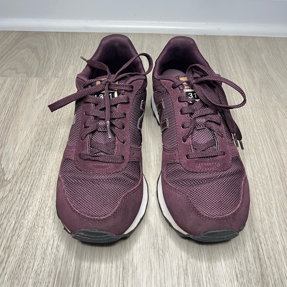 New Balance 311 Women’s Maroon and Rose Gold Suede Leather Sneakers Sz 9 - Picture 2 of 10